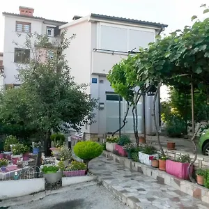 https://apartments-zufic.in-istria.net